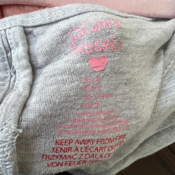 Jillian’s Closet 2T Gray and White Long Sleeve Girls High Low Decorative Blouse - Picture 5 of 6